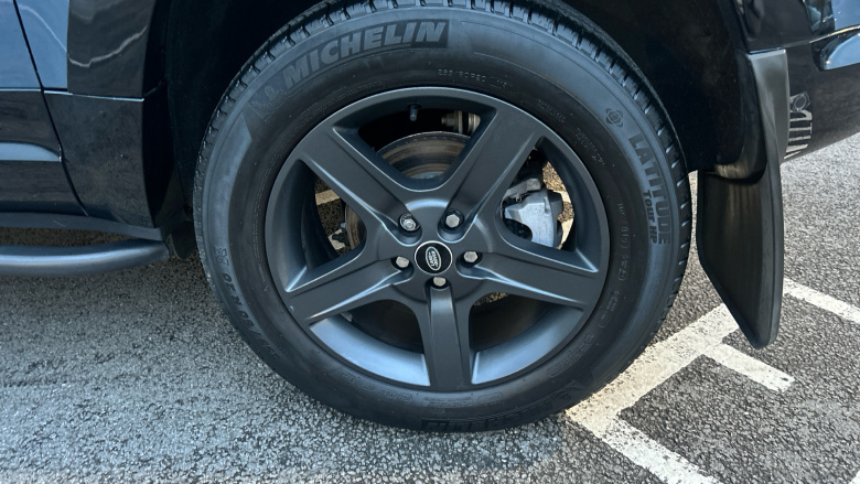 Land Rover Defender 3.0 D250 X-Dynamic SE 90 3dr Auto Diesel Estate